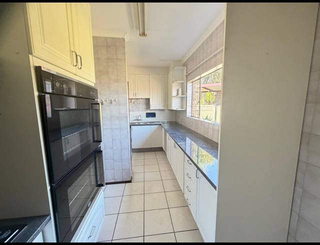 4 BEDROOM FREESTANDING FOR SALE IN THE REEDS